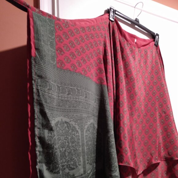 Red and Green Hawaiian Layered Wrap Skirt - Picture 5 of 6